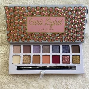 Carli Bybel eyeshadow palette